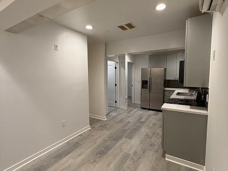 14243 Victory Blvd #5 — Photo 2