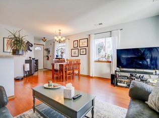 952 Rockefeller Ln, Madison, WI 53704