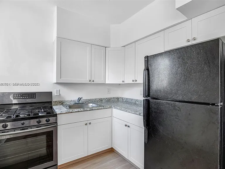 350 75th St #205 — Photo 7