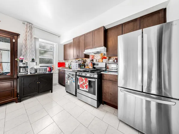 20-23 41st Street image 5 of 26