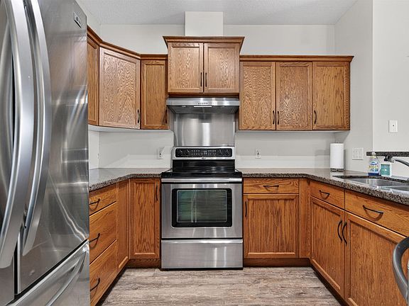4th image of 263 Macewan Rd SW #125