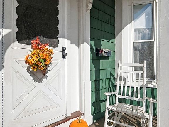 5th image of 16 Churchill Pl