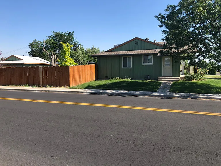 588 N 23rd St — Photo 3