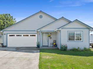 2207 8th St, Tillamook, OR 97141