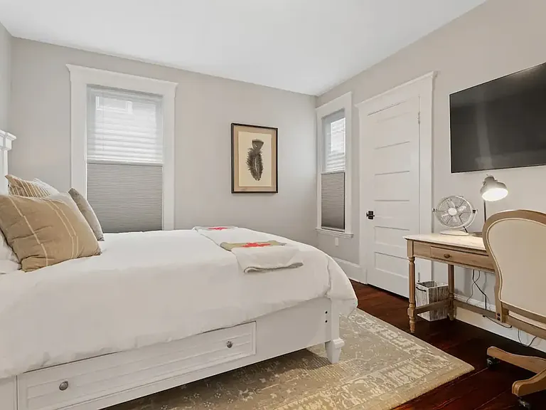 20 Hobart St #1 — Photo 8