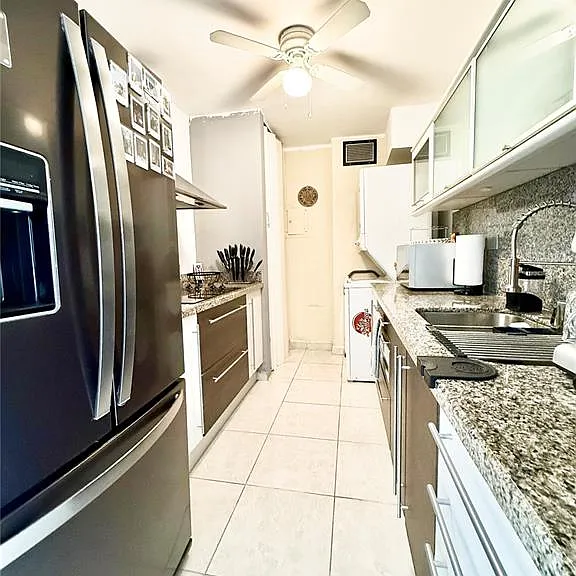 4 Avenida Laguna #9F — Photo 7