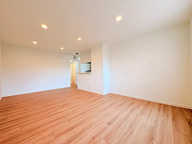 1340 Orange Grove Avenue — Photo 9
