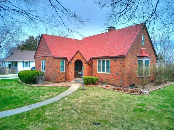 405 E Marion St, Knoxville, IA 50138