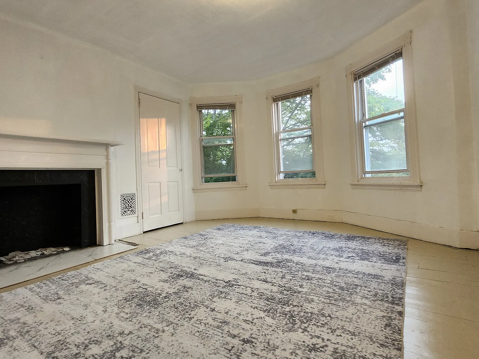 2 bed, 900 sqft, $1,785 — Photo 1