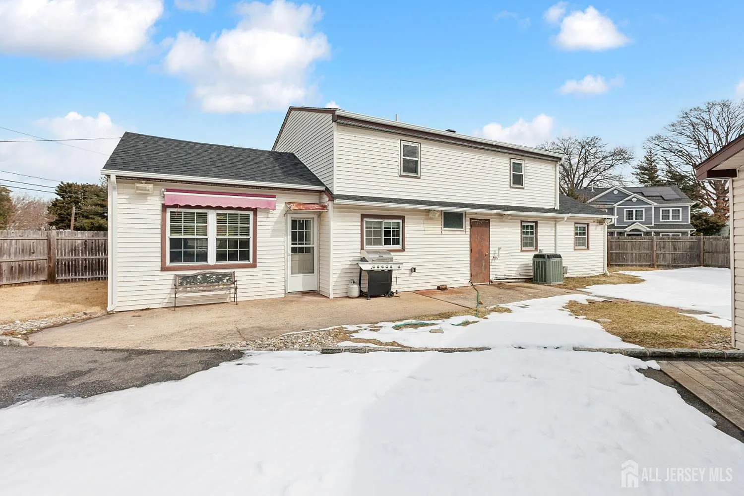 32 Glenville Rd photo 1