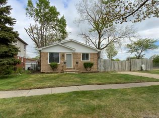 27044 Haverhill Dr, Warren, MI 48092