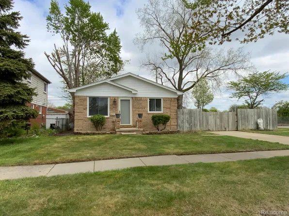 27044 Haverhill Dr, Warren, MI 48092