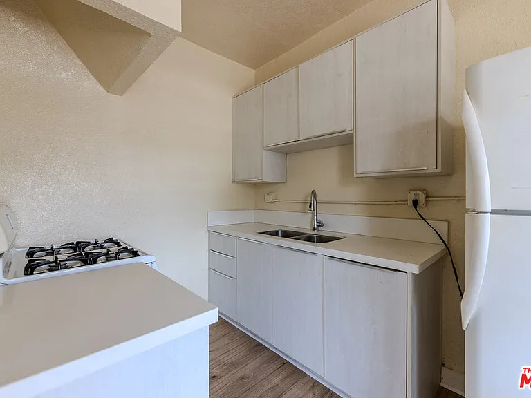 661 Shatto Pl #301 — Photo 8