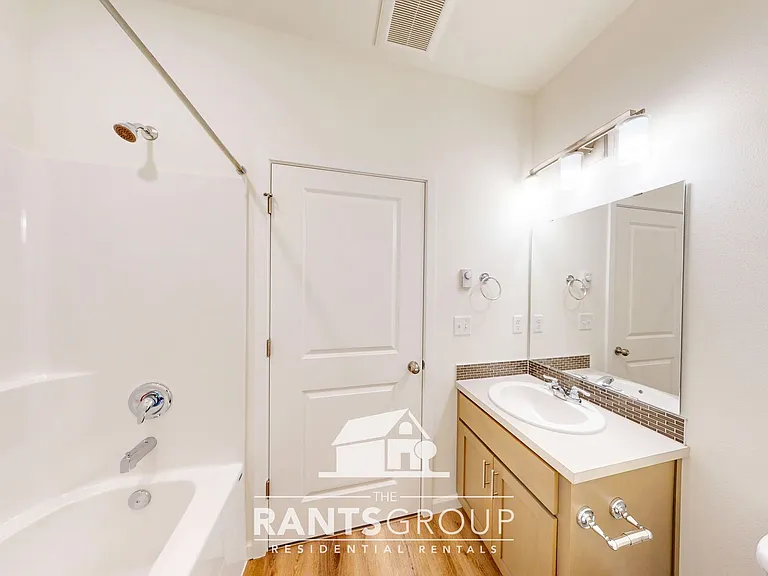 Forest Park Townhomes — Photo 37