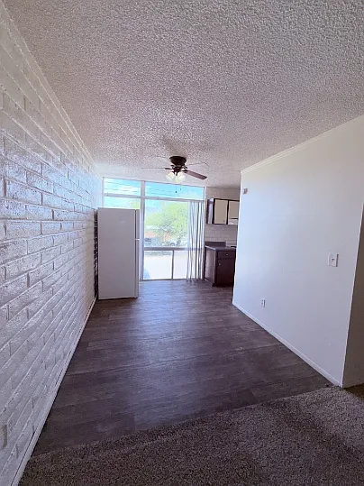 BROADWAY APARTMENTS — Photo 52
