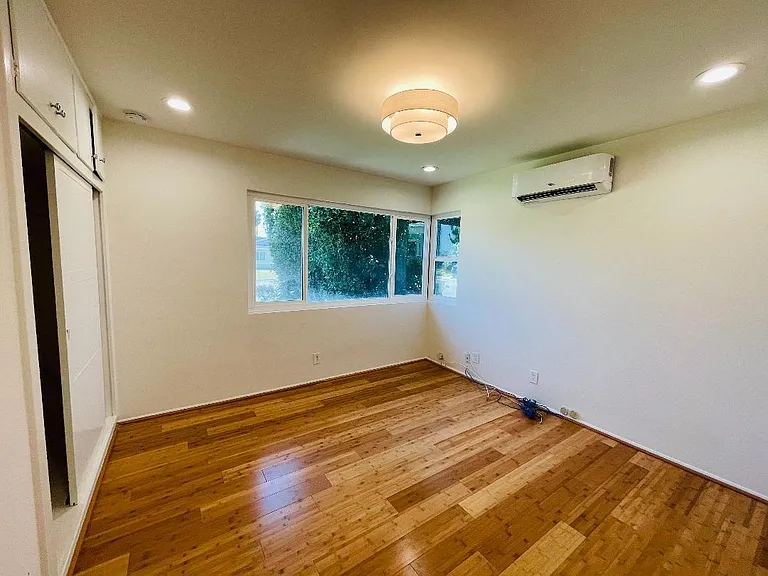 431 E Sandra Ave — Photo 14