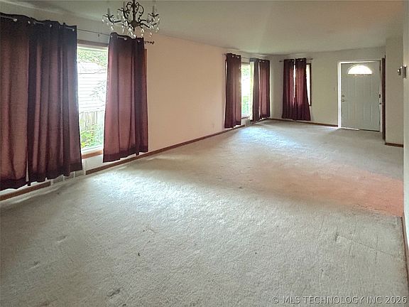 2nd image of 1008 W Shawnee Ave
