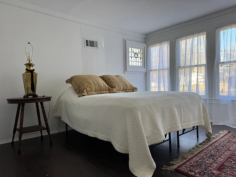1001 W B St — Photo 17