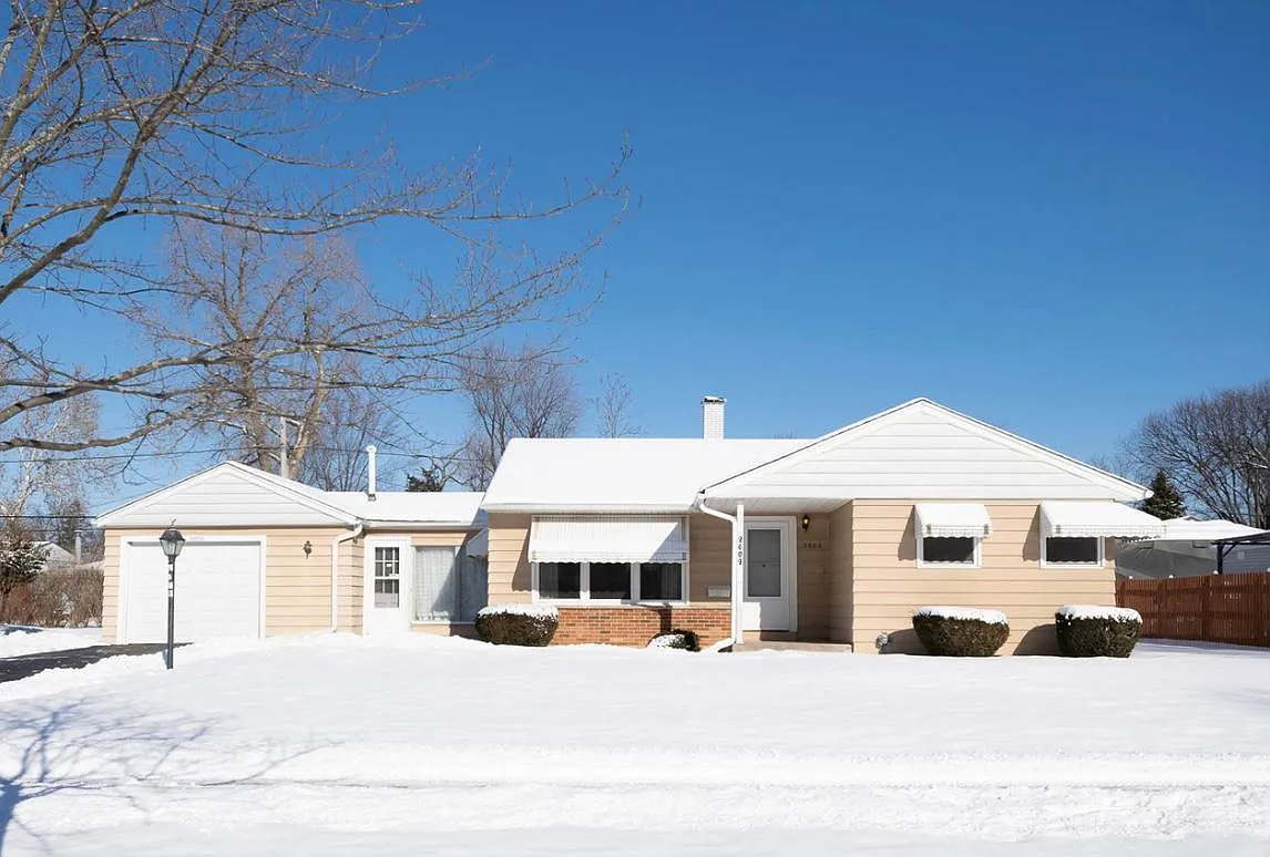 2602 Campbell St photo 1