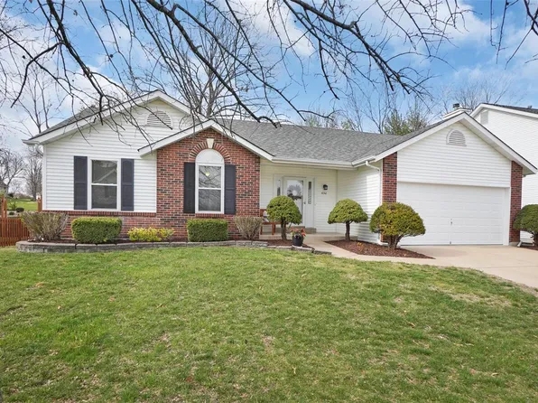 630 Bennington Dr, Saint Charles, MO 63304