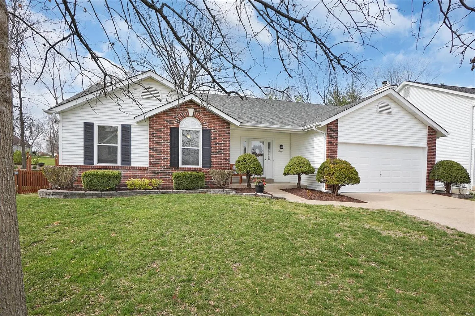 630 Bennington Dr photo 1