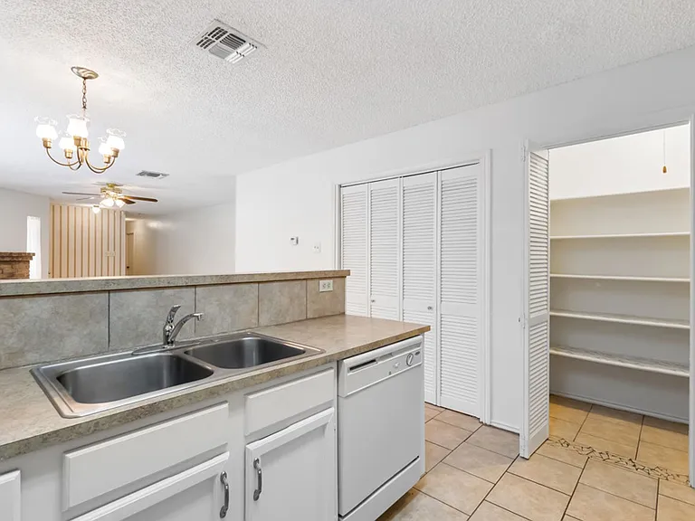 8430 Cranberry Hl — Photo 15