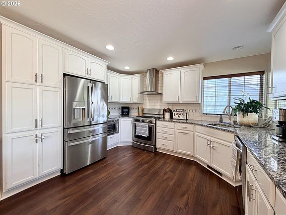 5th image of 730 W Sandpiper Ave