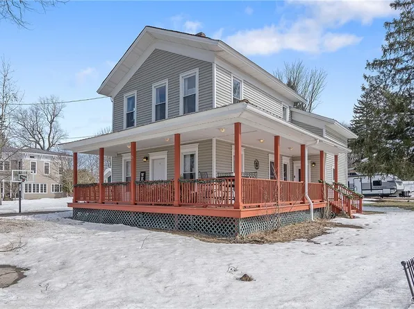 23 Salina St, Lacona, NY 13083