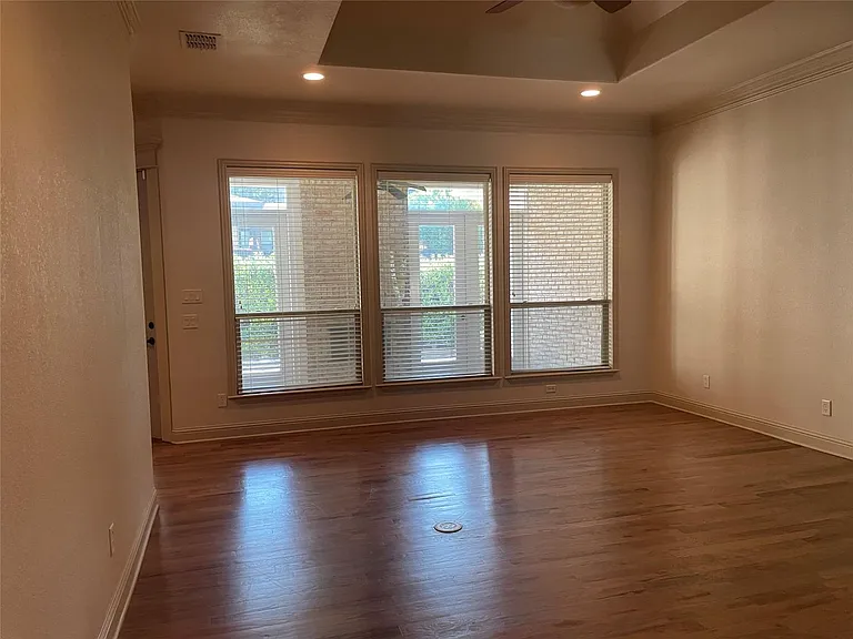 326 Harborview Dr — Photo 10