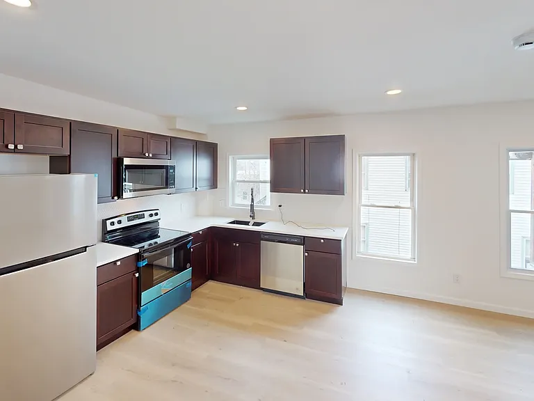 22 Clifton St #1 — Photo 1