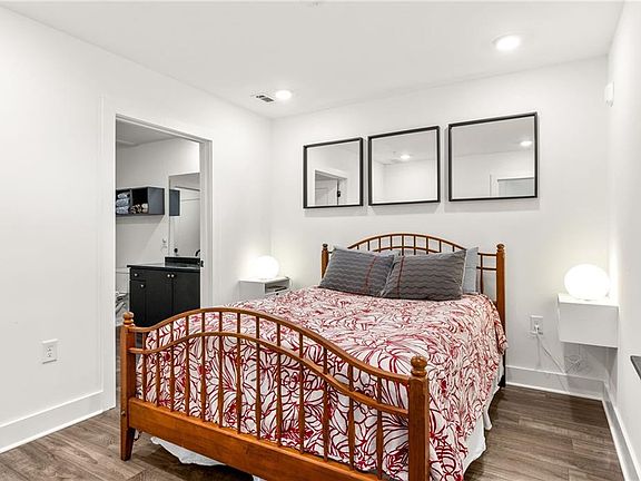 5th image of 108 Park Pl #306