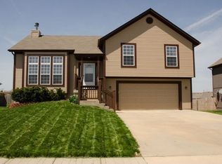 330 N Hickory St, Gardner, KS 66030
