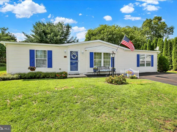 409 Cedar Ln, Birdsboro, PA 19508