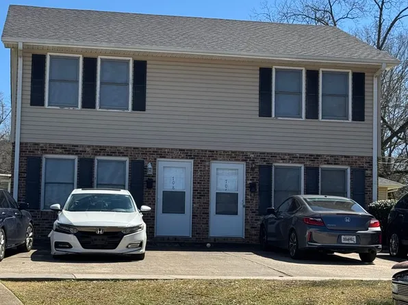 706 Avenue D, West Point, GA 31833