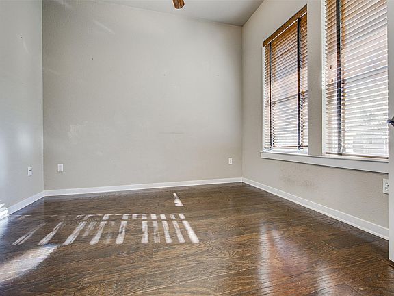 5th image of 4116 Threadgill St