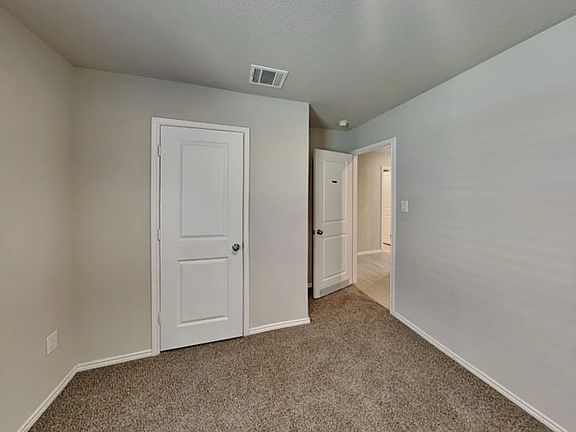 4th image of 6115 El Oro Dr #1