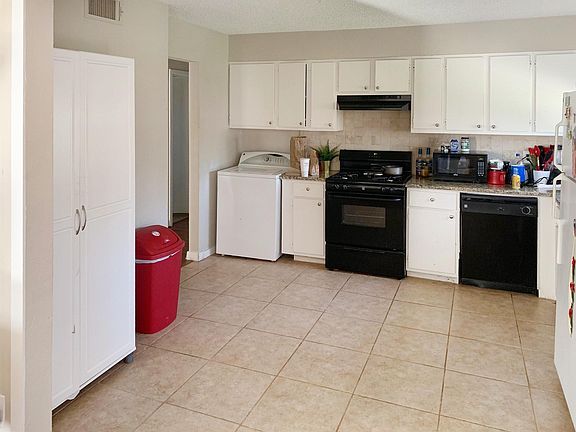 4th image of 4731 Sandra Lynn Dr