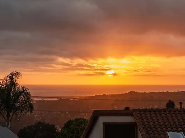 2515 Luciernaga St, Carlsbad, CA 92009