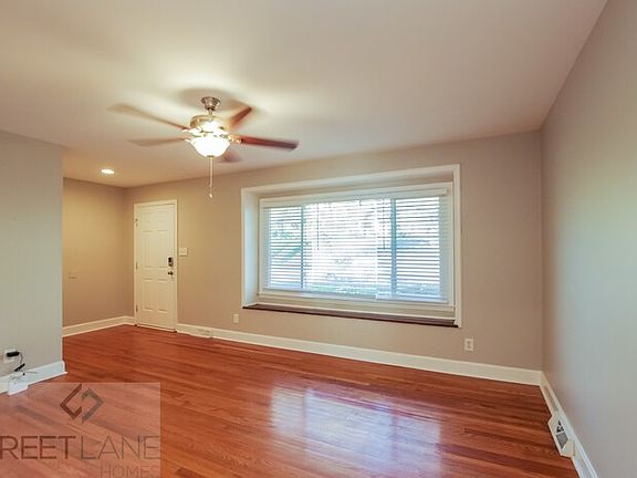 3rd image of 6301 Idlebrook Dr