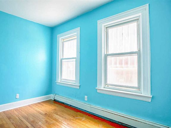 4th image of 60-11 171st St Floor 1