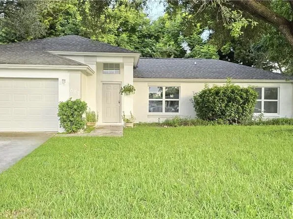 687 Grove DR, NAPLES, FL 34120