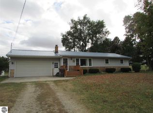 7090 E Pleasant Valley Rd, Shepherd, MI 48883