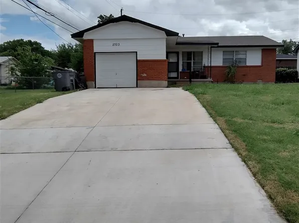 2703 NW 46th St, Lawton, OK 73505