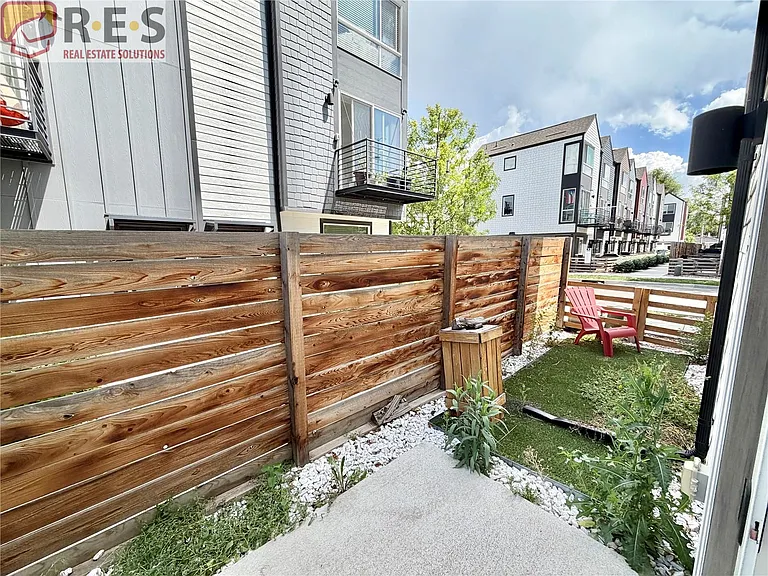 5566 W 11th Pl — Photo 21