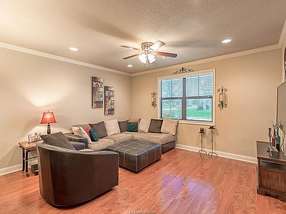 2nd image of 1411 Buena Vis