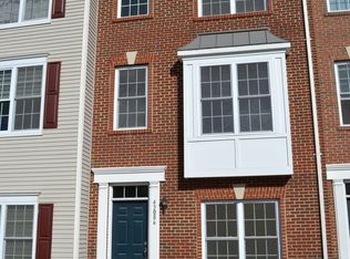 43086 Center St, Chantilly, VA 20152