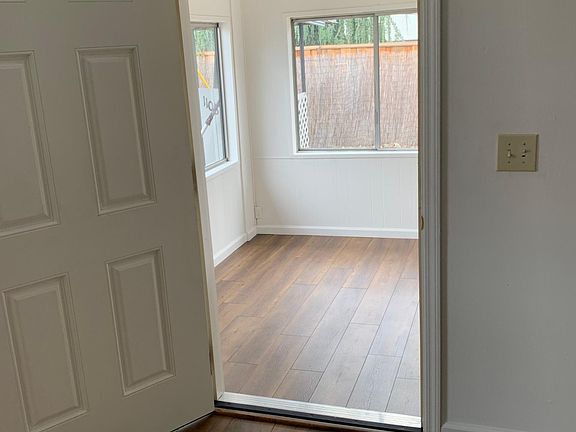 4th image of 1106 Princess Anne Dr
