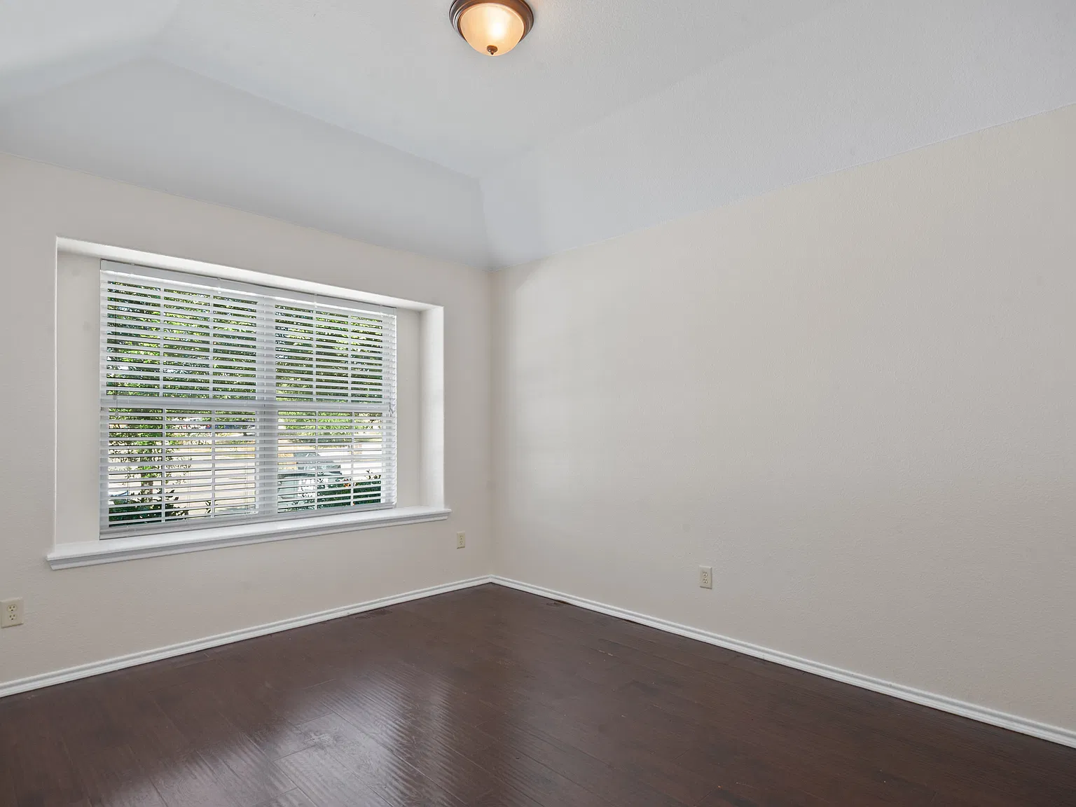 3 bed, 1688 sqft, $1,850 — Photo 2