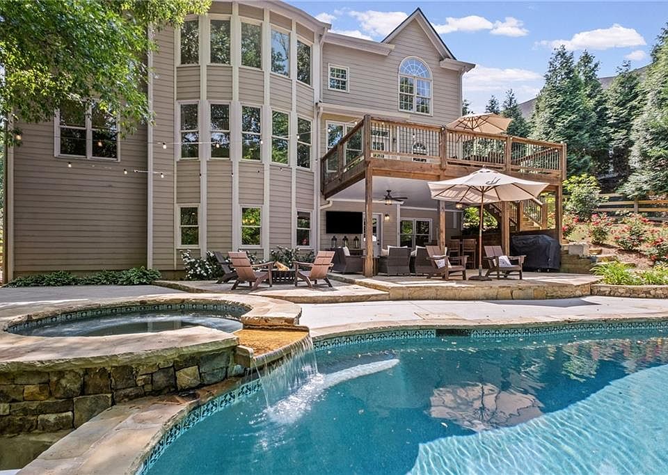 1st image of 402 Greyfield Dr