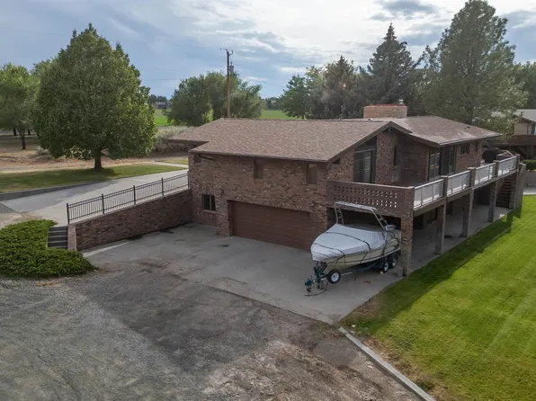 852 Garfield Ave, Lovell, WY 82431